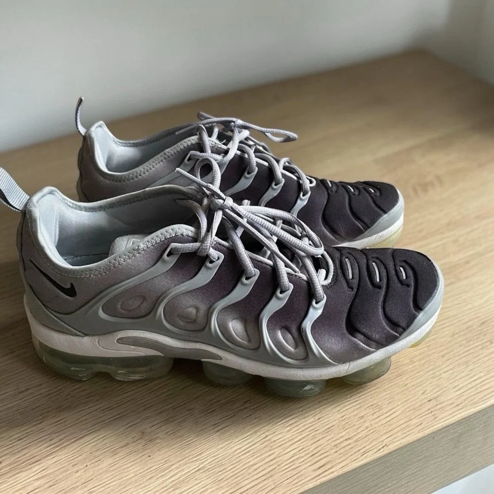 Nike Air VaporMax Plus Sneakers Men 9.5 EU 43 Silver Gradient Black 924453-007